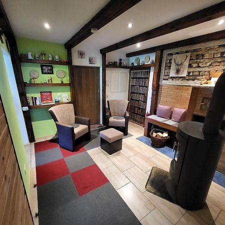 Monteur- Und Ferienwohnung Waldrauschen Fehrenbach Exterior foto