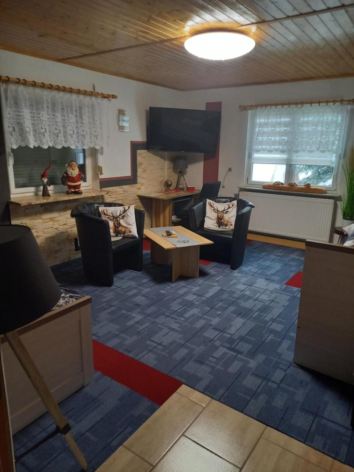 Monteur- Und Ferienwohnung Waldrauschen Fehrenbach Exterior foto