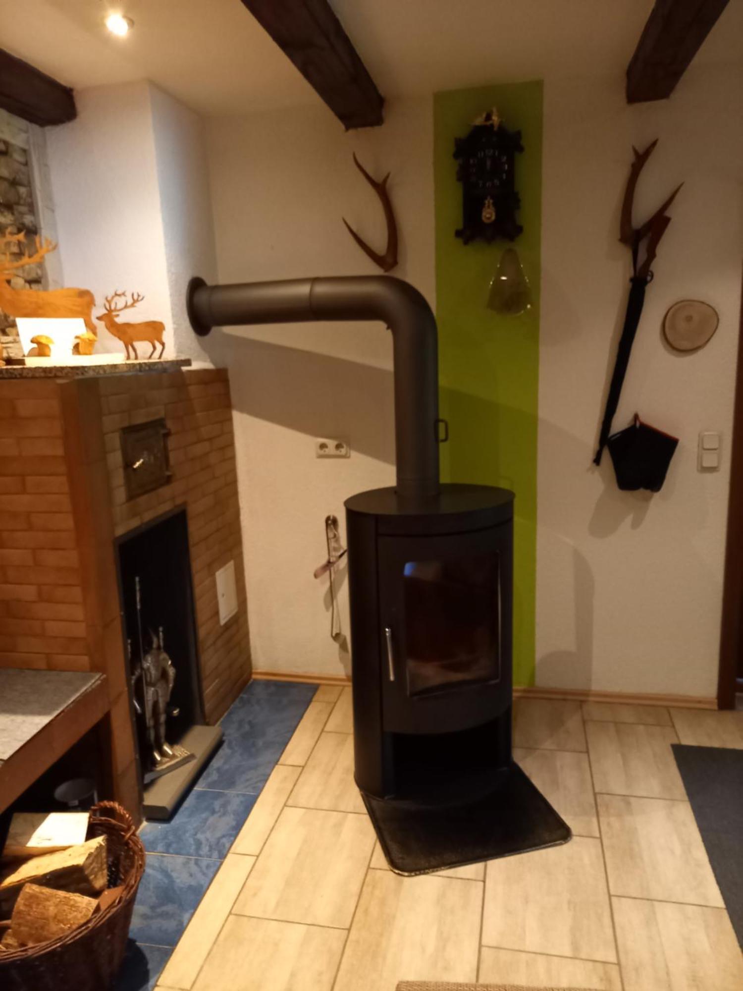 Monteur- Und Ferienwohnung Waldrauschen Fehrenbach Exterior foto